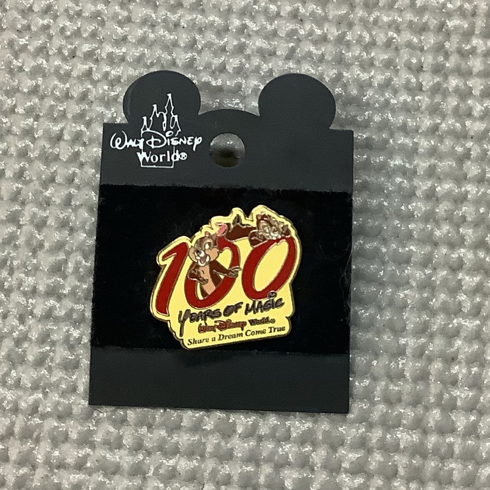 NWT Walt Disney 100 Years Chip and Dale 2002 Pin